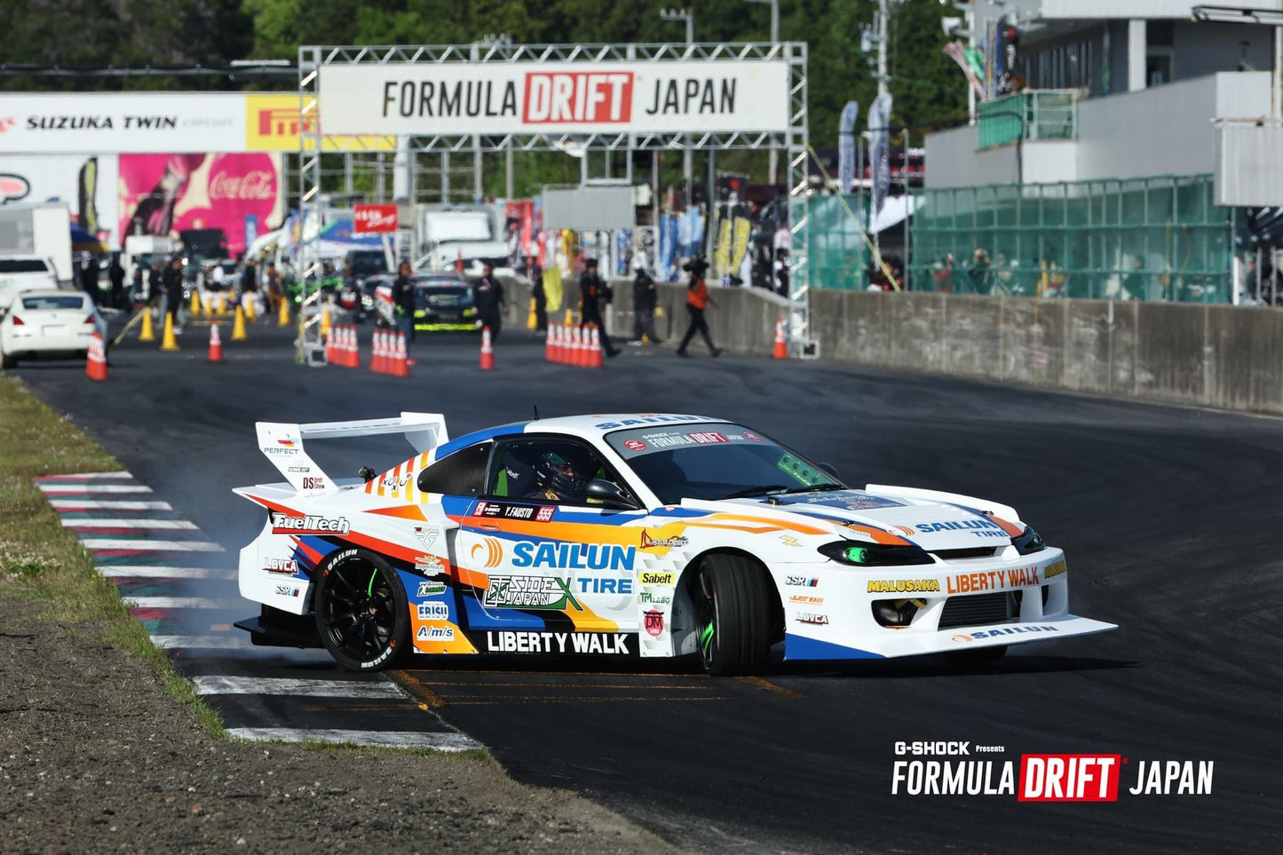Mini GT 1:64 Nissan LB-Super Silhouette S15 SILVIA #555 2023 Formula Drift Japan