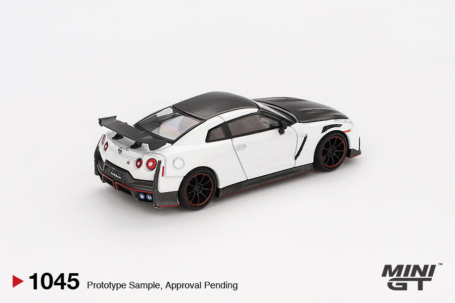 Mini GT 1:64 Nissan GT-R Nismo (R35) 2024 - Brilliant White Pearl
