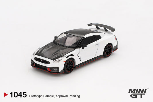 Mini GT 1:64 Nissan GT-R Nismo (R35) 2024 - Brilliant White Pearl