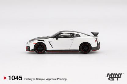 Mini GT 1:64 Nissan GT-R Nismo (R35) 2024 - Brilliant White Pearl